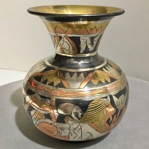 Vintage Egyptian 🇪🇬 hand etched vase